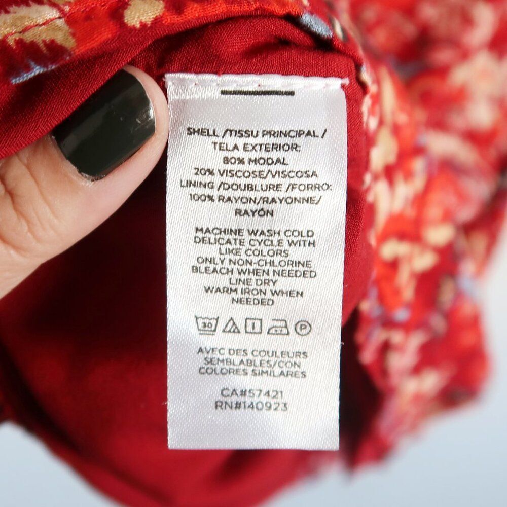 LOFT Red Floral Short Sleeve Blouse - Size Small - Picture 8 of 8